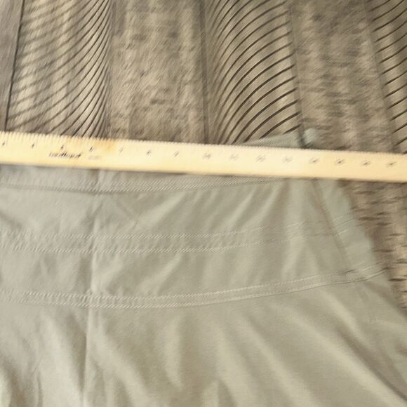 Athleta Active Skort 🎾 ⛳️ 🏝️ Security pocket in back. Great for travel 🧳 ✈️ - Picture 16 of 17